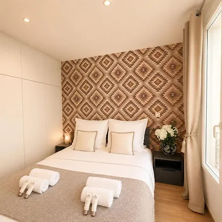 Apartment Louvre Paris